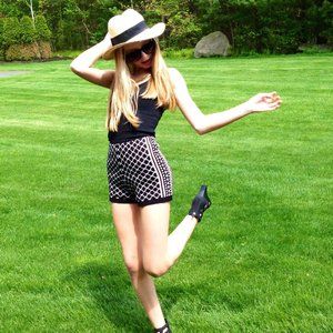 Urban Outfitters Super Cute Knit Shorts!